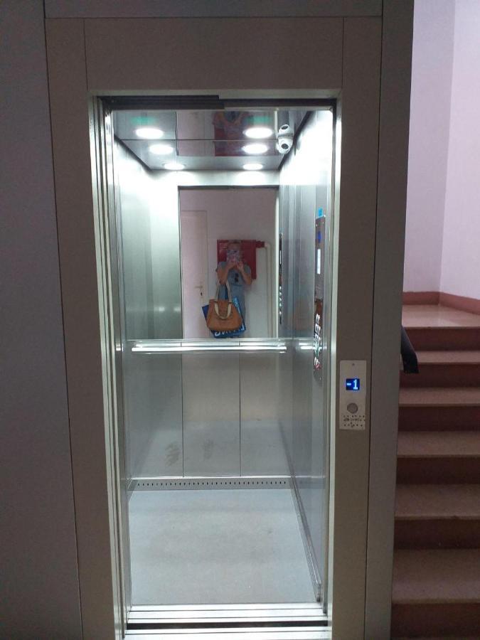 Popovic Apartment Pula Luaran gambar